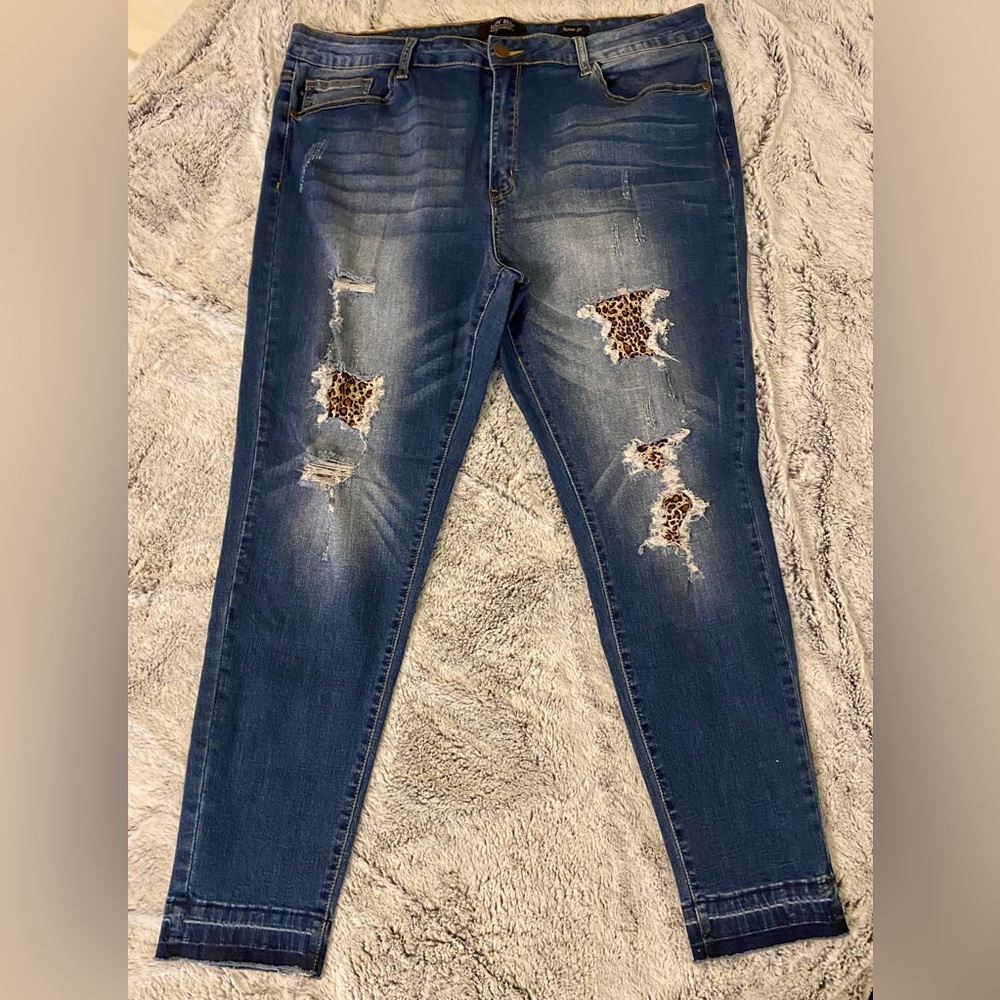 Judy Blue skinny jeans with distressing & cute leopard print detail; size 2XL